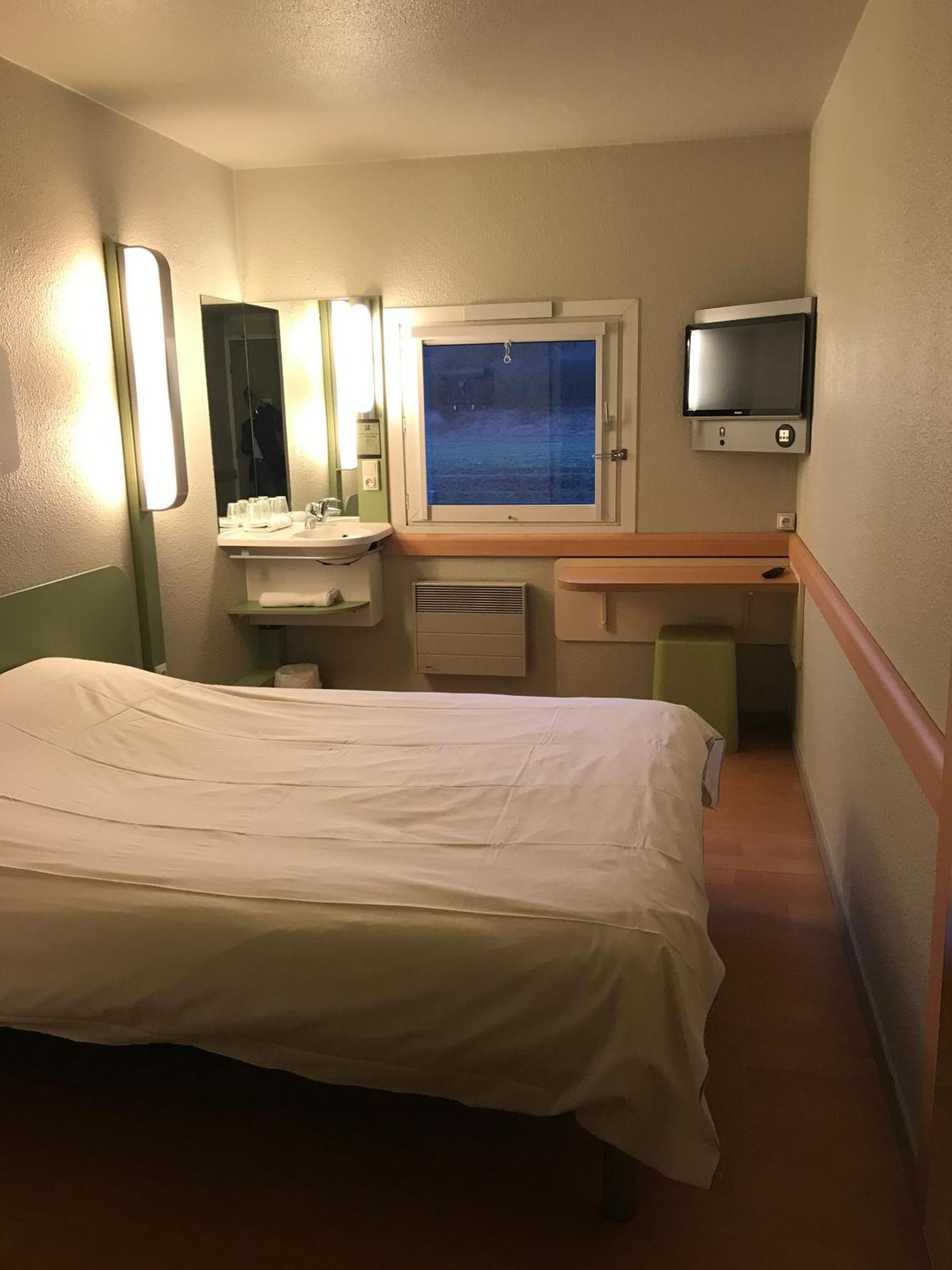 Ibis Budget L'Isle Adam Zewnętrze zdjęcie
